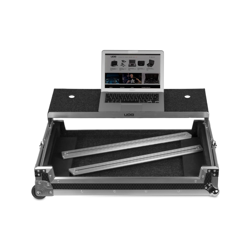 UDG Ultimate Flight Case Multi Format Plus (Laptop Shelf, Trolley + Wheels), XXL, Silver - Image 5