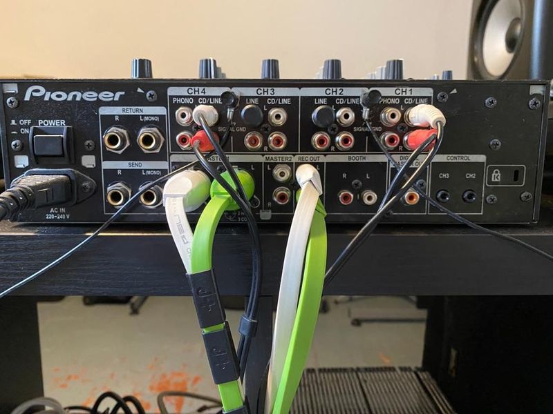 Why Choose the Oyaide NEO D+ XFT Cable?