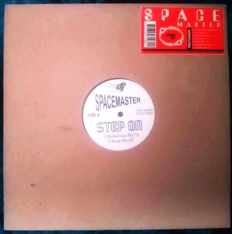 Space Master Step On 12"Vinyl (Electronic) - Image 1